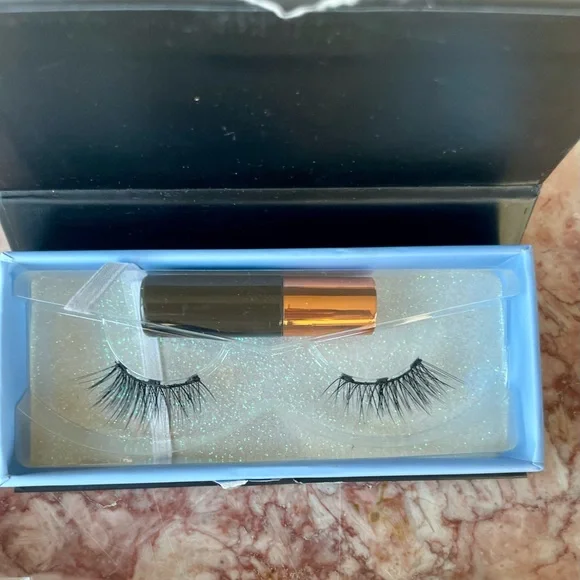 Kiss Press-On and Lashies Brand Lashes Lot - Black - Picture 7 of 12